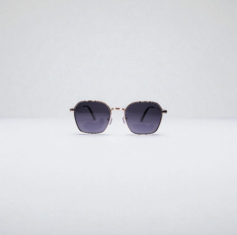 Timeless Gold-Frame Geometric Sunglasses with Polarized Black Lenses
